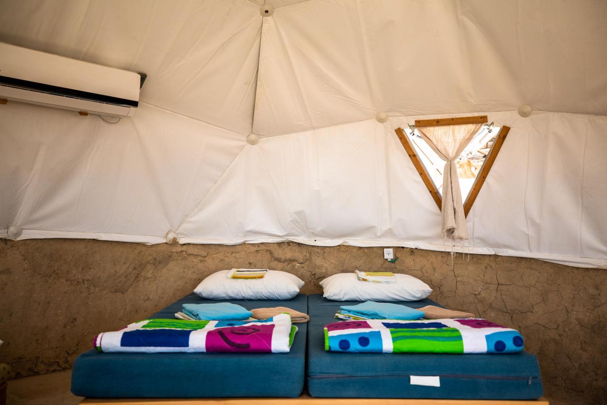 Vila Desert Shade Camp חוות צל מדבר Micpe Ramon Exteriér fotografie